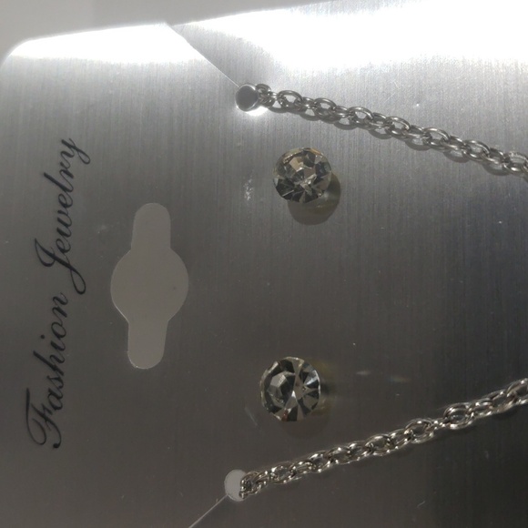 Silver Sparkling Heart Pendant Necklace & Stud Earrings - Women' Fashion Jewelry - Picture 5 of 7